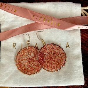 Nwot Beautiful copper dangling earrings